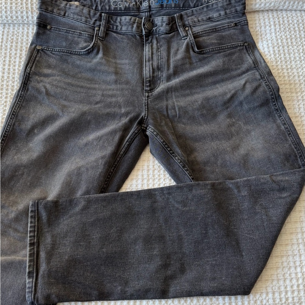 Calvin Klein Jeans Men's Dark Gray Slim Fit
